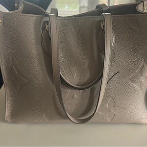 Louis Vuitton Gray Tote Bag with Structured Design